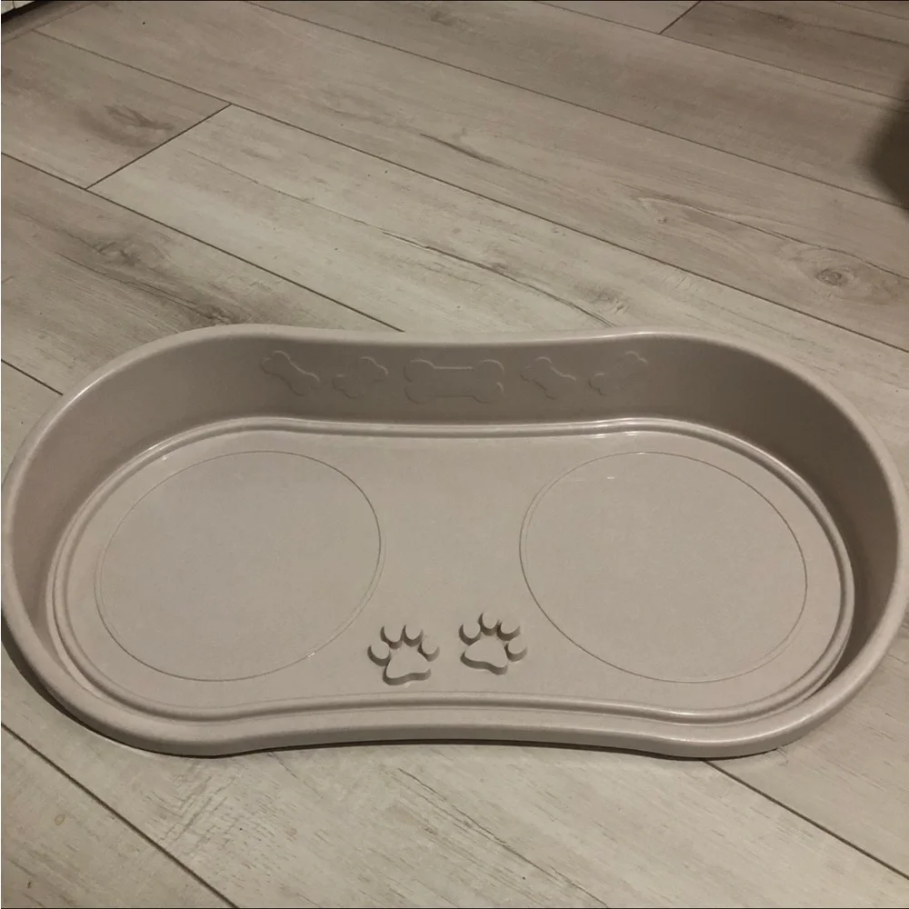 Pet Food Tray with Paw Design